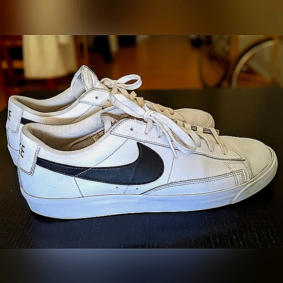 Nike low men's 12 GUC 🏃‍♂️👟 white n black classic leather - Picture 3 of 10